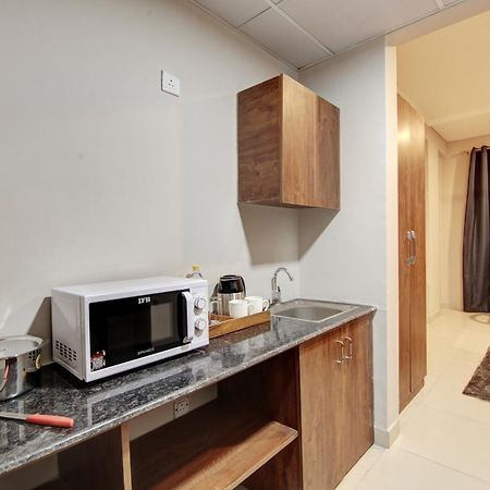 Limewood Stay - Executive Huda City Center غورغاون المظهر الخارجي الصورة