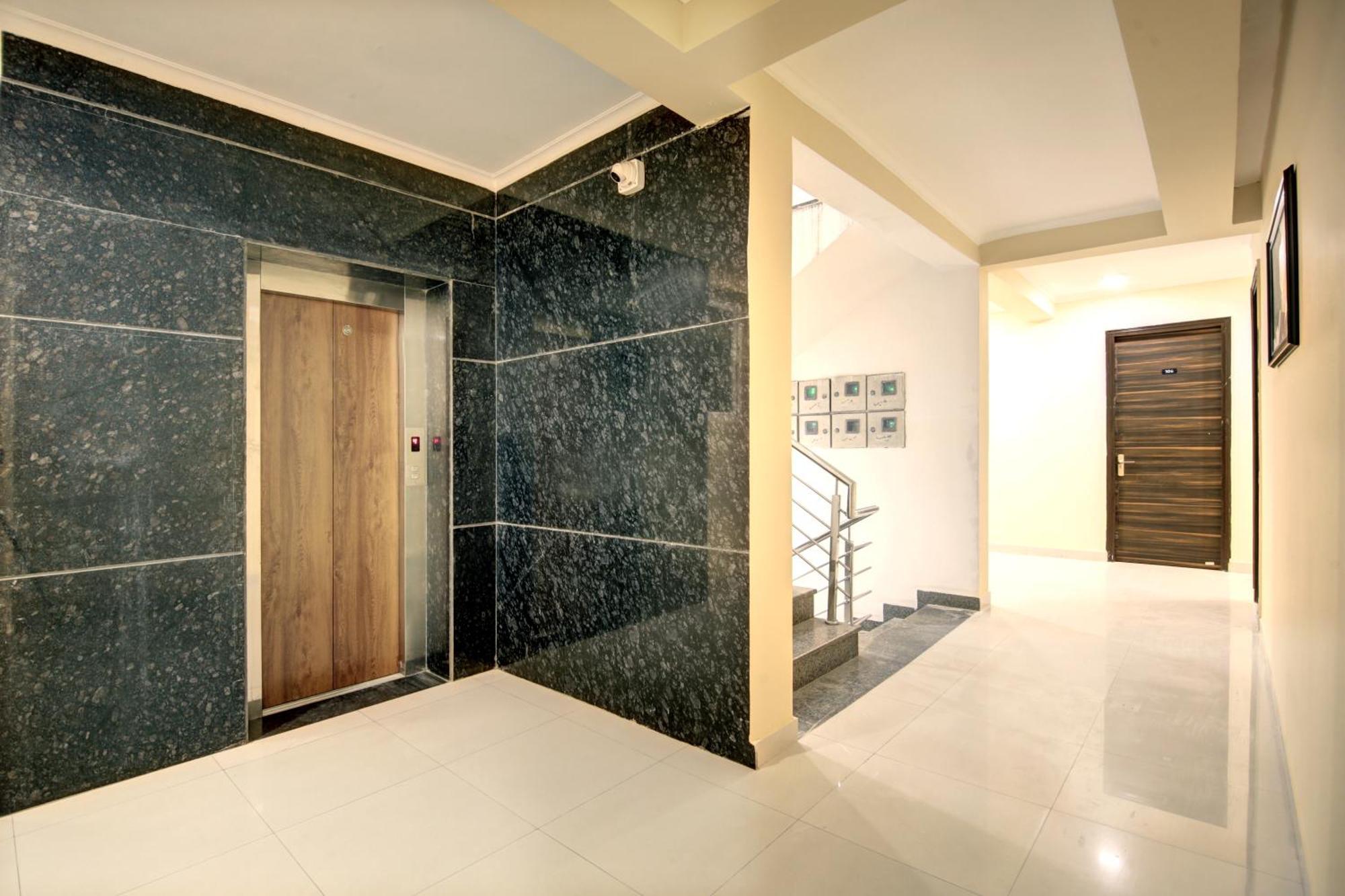 Limewood Stay - Executive Huda City Center غورغاون المظهر الخارجي الصورة